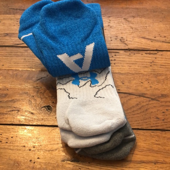 3 Prs. Under Armour "Phenom" Training Crew Socks NWT - Picture 3 of 11